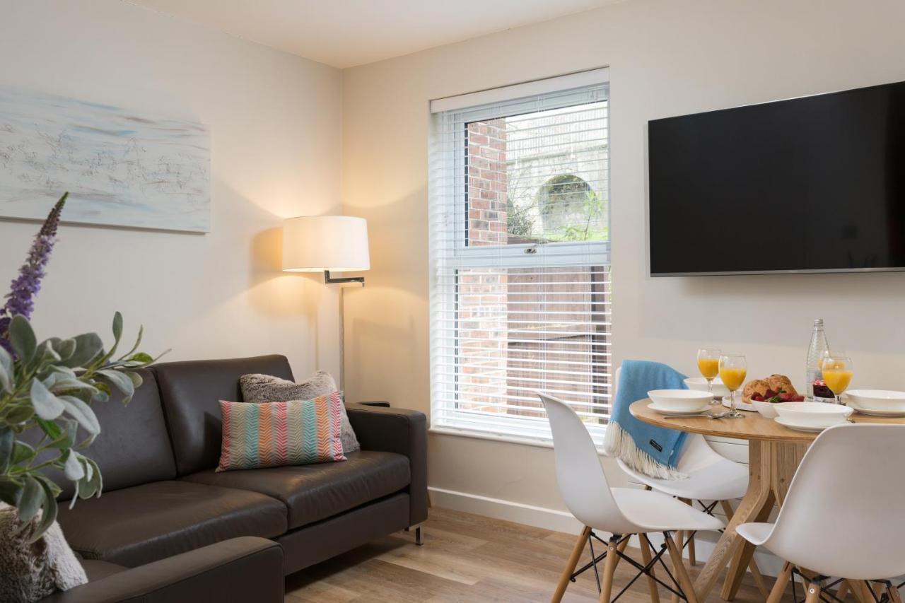 12 Pear Tree House Villa York Bagian luar foto