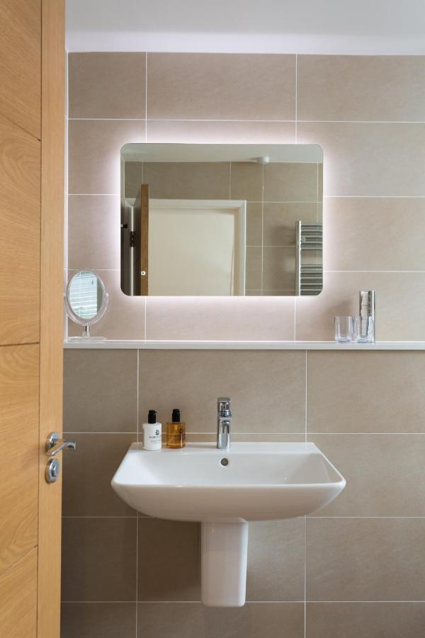 12 Pear Tree House Villa York Bagian luar foto